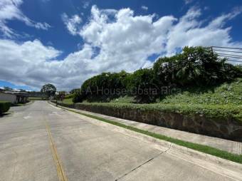Venta de Casa en Condominio Terrazas del Norte-San Rafael de Alajuela. 27-569 
