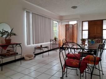 Venta de Casa en Uruca, San José. RAH 27-533