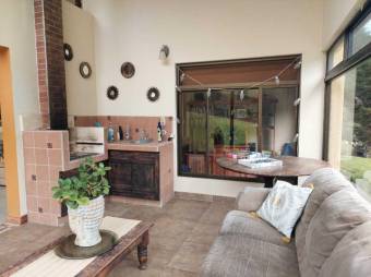 Venta de Casa de Montaña en San Isidro de Heredia. RAH 27-536 Venta de Casa de Montaña en San Isidro de Heredia. RAH 27-536