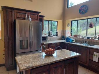 Venta de Casa de Montaña en San Isidro de Heredia. RAH 27-536 Venta de Casa de Montaña en San Isidro de Heredia. RAH 27-536