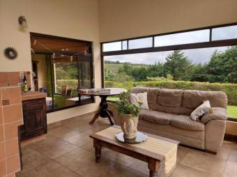 Venta de Casa de Montaña en San Isidro de Heredia. RAH 27-536 Venta de Casa de Montaña en San Isidro de Heredia. RAH 27-536