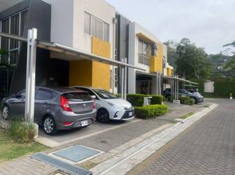 Venta de Casa en Santa Ana. RAH 27-546