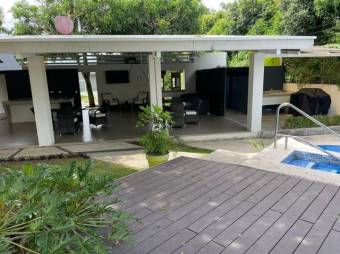 Venta de Casa en Santa Ana. RAH 27-546