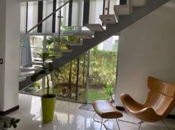 Venta de Casa en Santa Ana. RAH 27-546