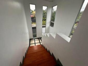 Venta de Casa en Moravia-La Trinidad. RAH 27-581