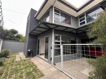 Venta de Casa en Moravia-La Trinidad. RAH 27-581