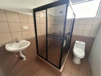 Venta de Casa en Moravia-La Trinidad. RAH 27-581