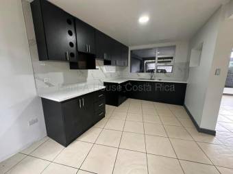 Venta de Casa en Moravia-La Trinidad. RAH 27-581