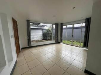 Venta de Casa en Moravia-La Trinidad. RAH 27-581