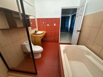 Venta de Casa en Moravia-La Trinidad. RAH 27-581