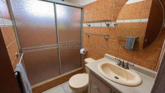 Venta de Apartamento en Sabanilla, Montes de Oca. RAH 27-580
