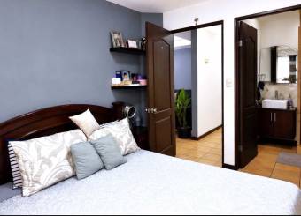 Casa en Venta en Residencial, Coronado. Ubicación Céntrica, 3 Habitaciones, Patio.