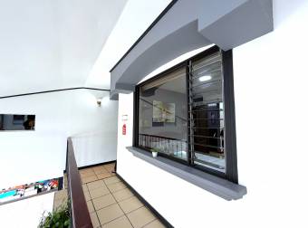 Casa en Venta en Residencial, Coronado. Ubicación Céntrica, 3 Habitaciones, Patio.