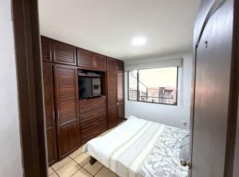 Casa en Venta en Residencial, Coronado. Ubicación Céntrica, 3 Habitaciones, Patio.