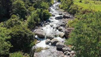 SE VENDE TERRENO IDEAL PARA PROYECTO RESIDENCIAL O REFUGIO TURISTICO FRENTE AL RIO