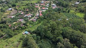 SE VENDE TERRENO LISTO PARA CONSTRUIR CON ARROYO NATURAL Y VISTAS A LAS MONTAÑAS
