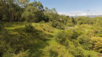 SE VENDE TERRENO LISTO PARA CONSTRUIR CON ARROYO NATURAL Y VISTAS A LAS MONTAÑAS