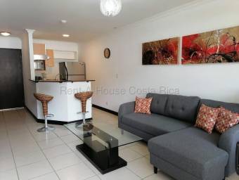 Se alquila apartamento en Santa Ana Centro 27-543