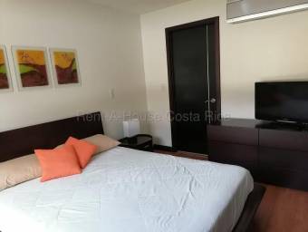 Se alquila apartamento en Santa Ana Centro 27-543