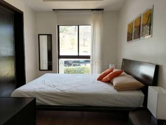 Se alquila apartamento en Santa Ana Centro 27-543