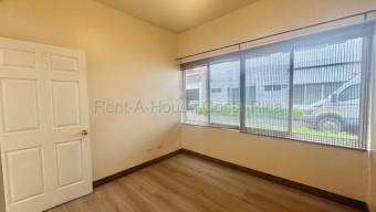 Se alquila apartamento en La Asunción Belén 27-577