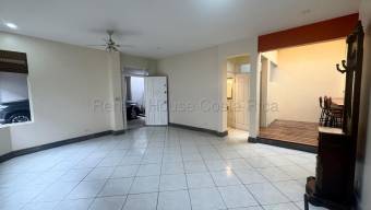 Se alquila apartamento en La Asunción Belén 27-577