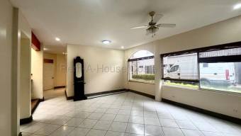 Se alquila apartamento en La Asunción Belén 27-577