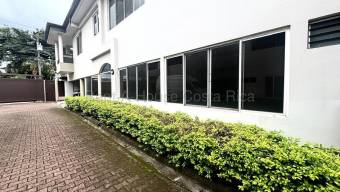 Se alquila apartamento en La Asunción Belén 27-577