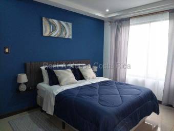 Se alquila apartamento en Ulloa Heredia 27-518