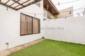 Se alquila apartamento en Ulloa Heredia 27-518