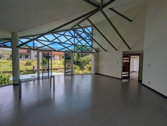 Se alquila casa en La Guácima Alajuela 27-552