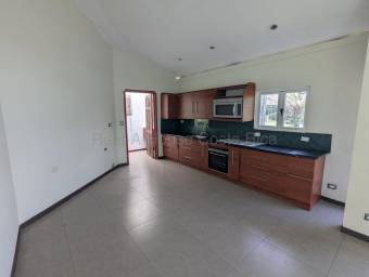 Se alquila casa en La Guácima Alajuela 27-552