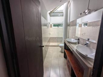 Se alquila casa en La Guácima Alajuela 27-552