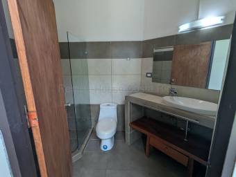 Se alquila casa en La Guácima Alajuela 27-552