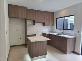 ALQUILER  DE CASA NUEVA, ALAJUELA, SAN RAFAEL, CONDOMINIO ARCADIA.