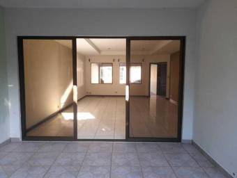 Se alquila casa en Pozos Santa Ana 27-542