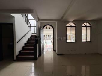 Casa en Venta en Condominio en Pozos Santa Ana 