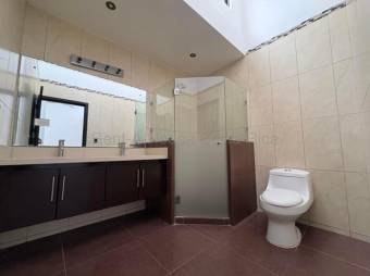 Casa en Venta en Condominio en Pozos Santa Ana 