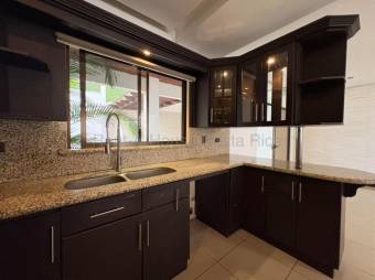Casa en Venta en Condominio en Pozos Santa Ana 