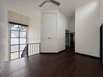 Casa en Venta en Condominio en Pozos Santa Ana 
