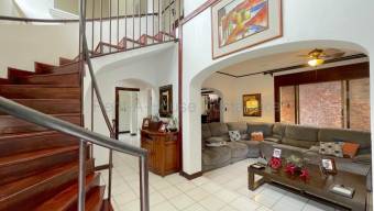 Se vende casa en Ulloa Heredia 27-623