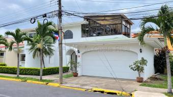 Se vende casa en Ulloa Heredia 27-623