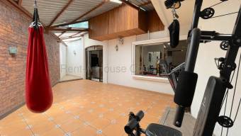 Se vende casa en Ulloa Heredia 27-623