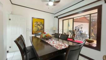 Se vende casa en Ulloa Heredia 27-623
