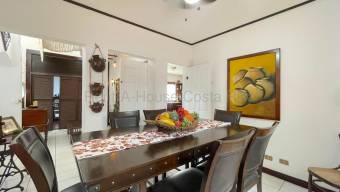 Se vende casa en Ulloa Heredia 27-623