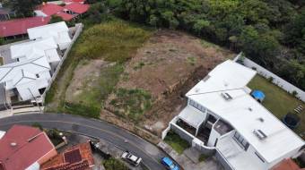 Se vende lote en Escazú Centro 27-625