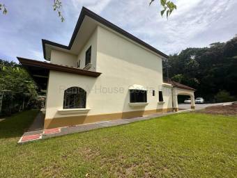 Se vende casa en Colón Mora 27-566