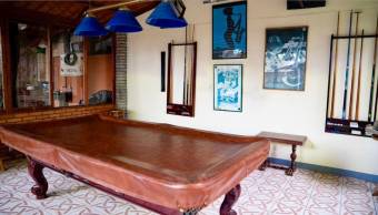 Venta de propiedad de uso mixto con piscina y múltiples espacios en Ciudad Colón #26-183 GS