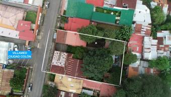Venta de propiedad de uso mixto con piscina y múltiples espacios en Ciudad Colón #26-183 GS