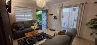 Venta de Casa AMUEBLADA en La Guácima de Alajuela. RAH 27-582